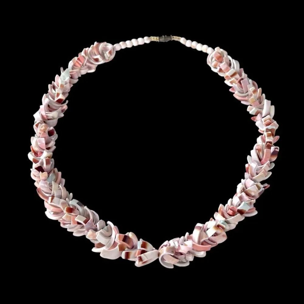 Vintage Multicolor Curved Shell Chip Necklace